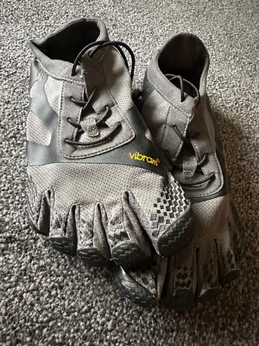 grounding-barefoot-shoes