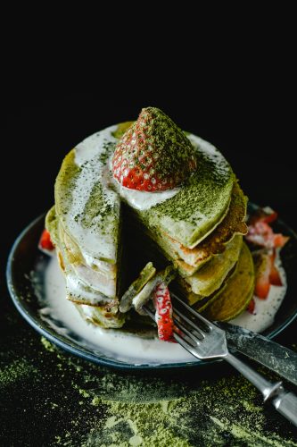 matcha-strawberry-pancakes